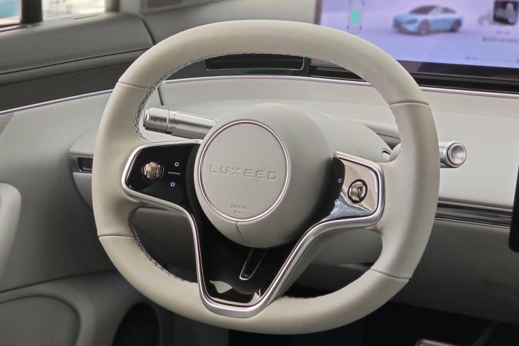 Used Hima Luxeed S7 2025 705 km Max Interior 6