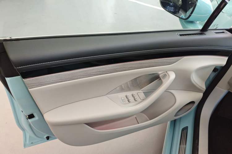 Used Hima Luxeed S7 2025 705 km Max Interior 7