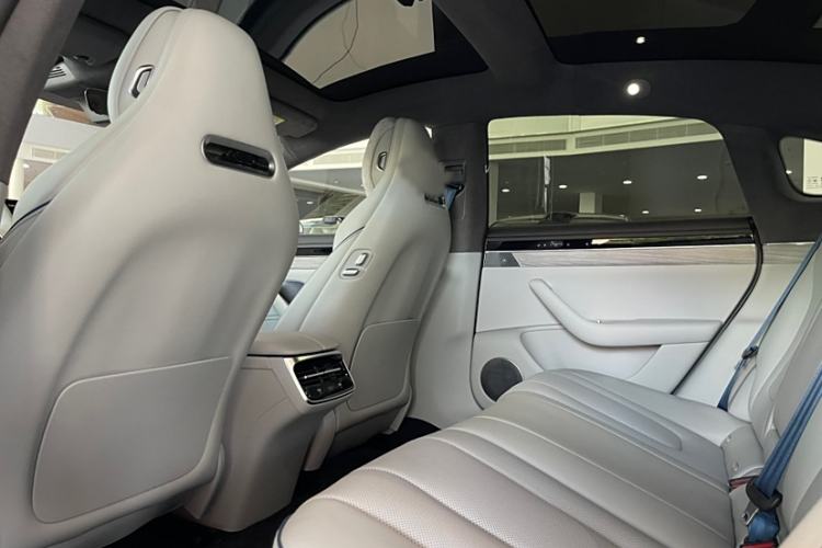 Used Hima Luxeed S7 2025 855 km Max Interior 9