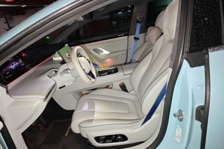 Used Hima Luxeed S7 2025 855 km Max Left Front Seat