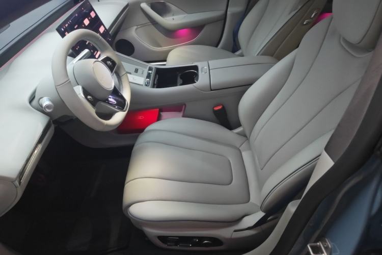 Used Hima Luxeed S7 2025 855 km Max Left Front Seat