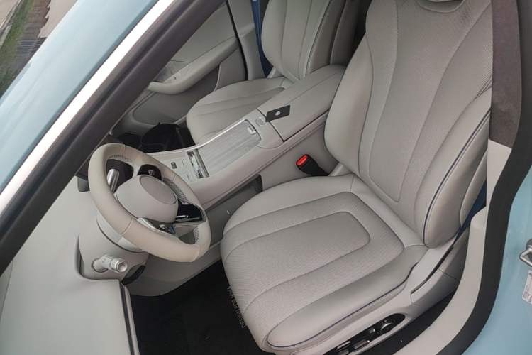 Used Hima Luxeed S7 2025 855 km Max Left Front Seat