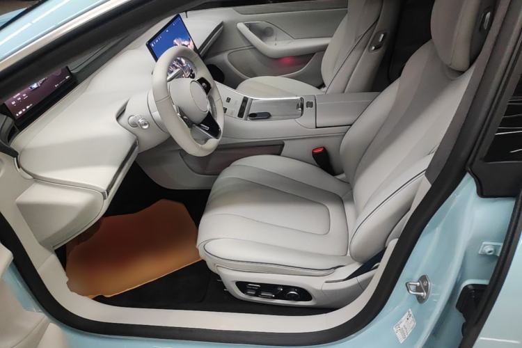 Used Hima Luxeed S7 2025 785 km Ultra Left Front Seat