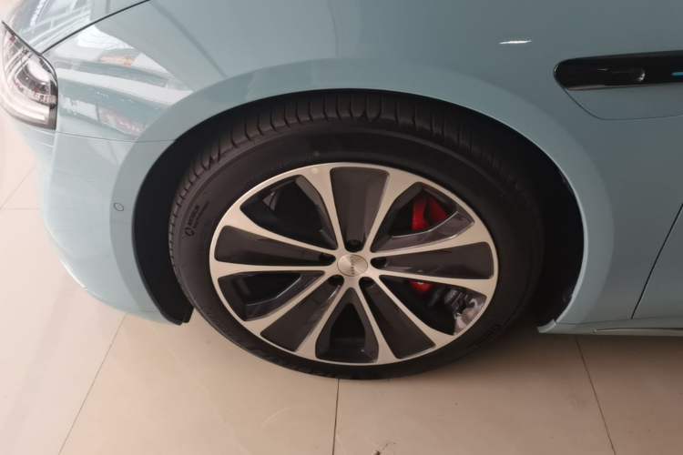 Used Hima Luxeed S7 2025 785 km Ultra Left Front Wheel Hub