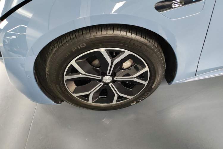 Used Hima Luxeed S7 2025 705 km Pro Left Front Wheel Hub