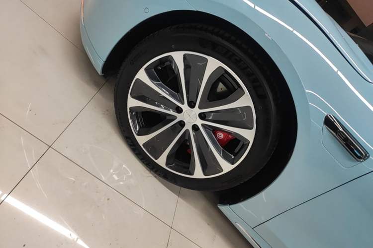 Used Hima Luxeed S7 2025 785 km Ultra Left Front Wheel Hub
