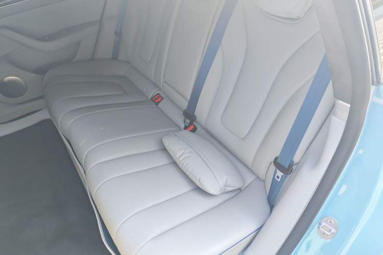 Used Hima Luxeed S7 2025 705 km Max Left Rear Seat