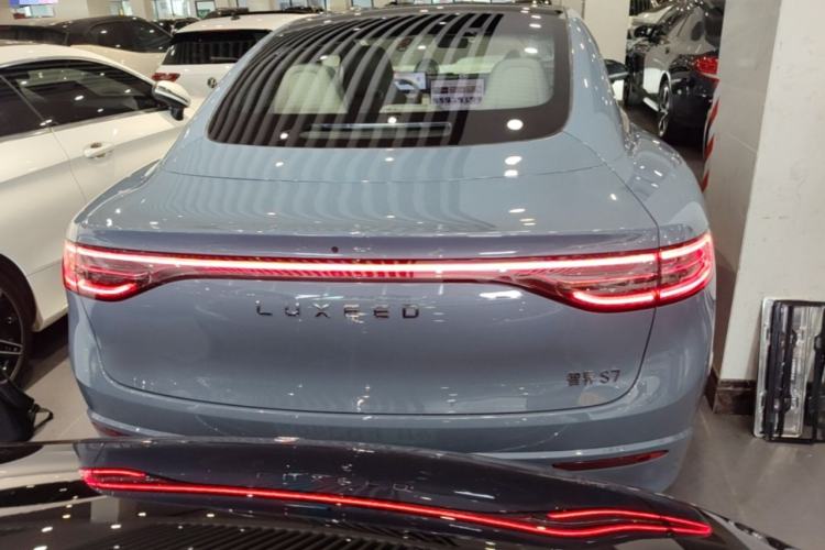 Used Hima Luxeed S7 2025 855 km Max Rear