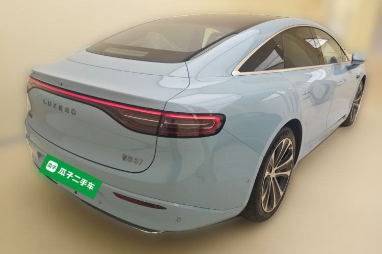 Used Hima Luxeed S7 2025 705 km Max Rear Right 45 Deg