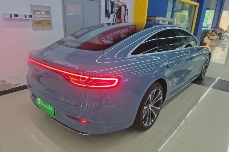 Used Hima Luxeed S7 2025 855 km Max Rear Right 45 Deg