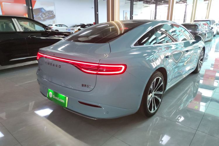 Used Hima Luxeed S7 2025 785 km Ultra Rear Right 45 Deg