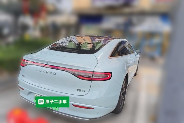 Used Hima Luxeed S7 2025 705 km Max Rear Right 45 Deg