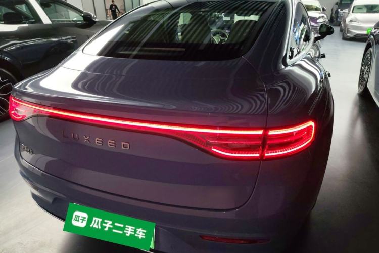 Used Hima Luxeed S7 2025 705 km Pro Rear