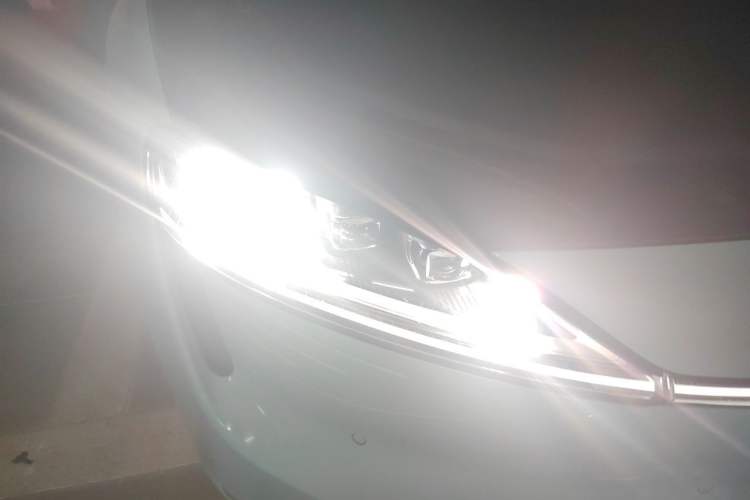 Used Hima Luxeed S7 2025 705 km Max Right Front Headlight