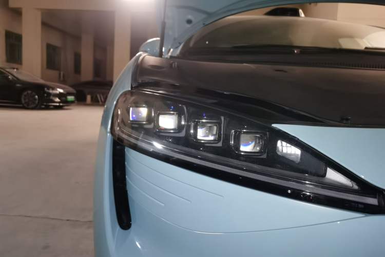 Used Hima Luxeed S7 2025 705 km Max Right Front Headlight