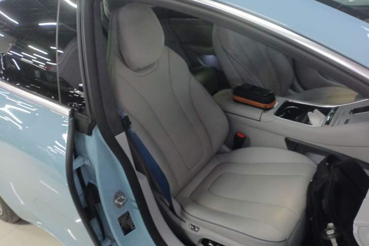 Used Hima Luxeed S7 2025 855 km Max Right Front Seat