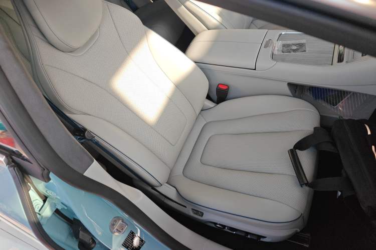 Used Hima Luxeed S7 2025 785 km Ultra Right Front Seat
