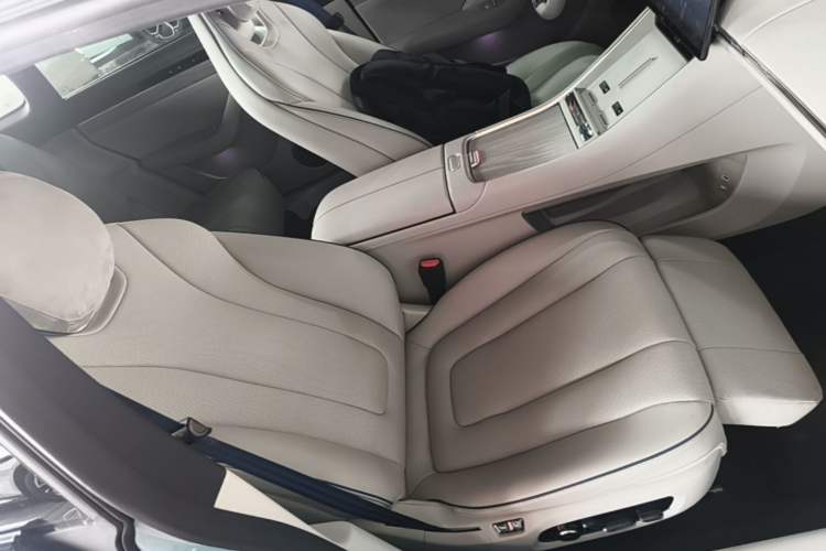Used Hima Luxeed S7 2025 855 km Max Right Front Seat