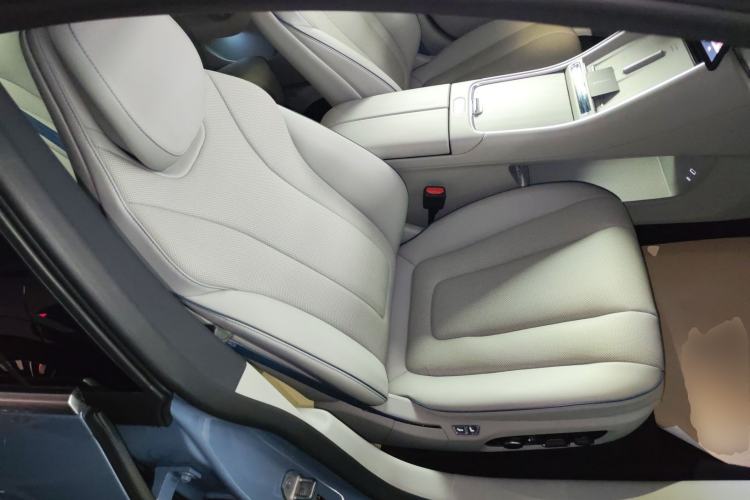Used Hima Luxeed S7 2025 705 km Pro Right Front Seat