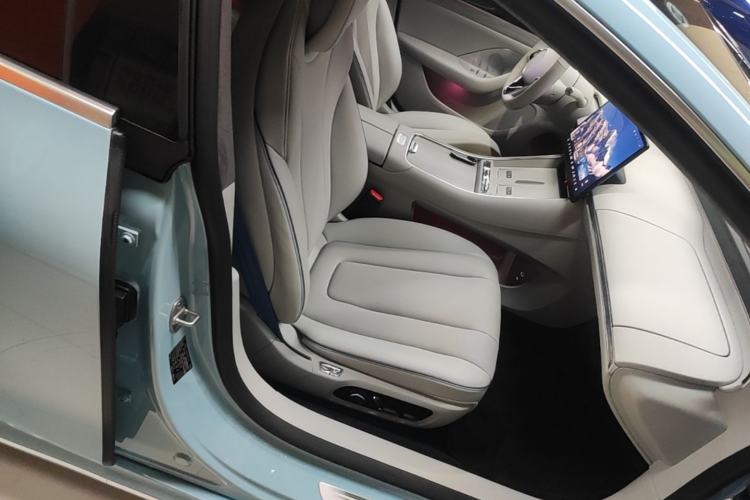 Used Hima Luxeed S7 2025 785 km Ultra Right Front Seat