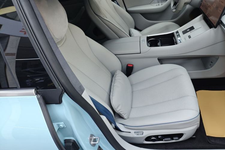 Used Hima Luxeed S7 2025 855 km Max Right Front Seat