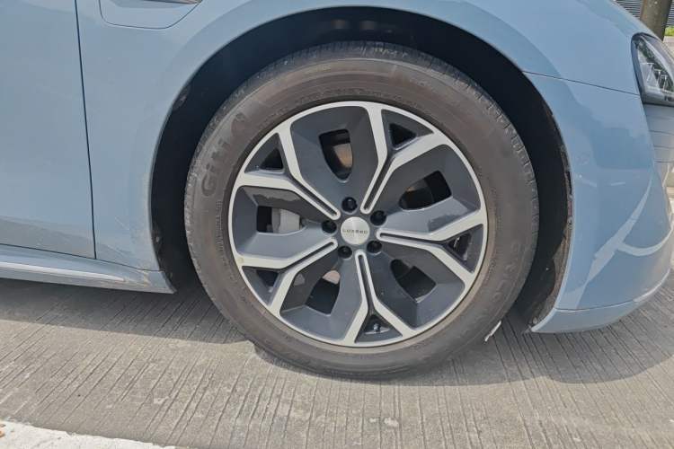 Used Hima Luxeed S7 2025 705 km Pro Right Front Wheel Hub