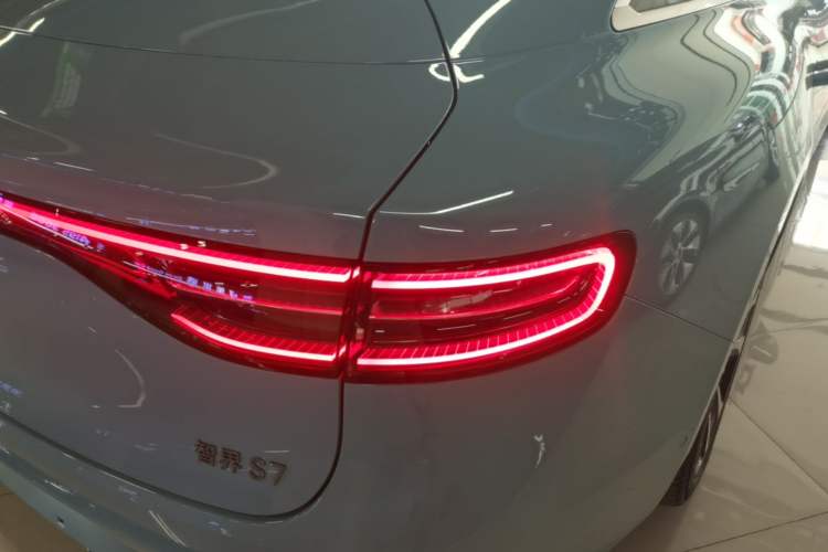 Used Hima Luxeed S7 2025 785 km Ultra Right Rear Taillight