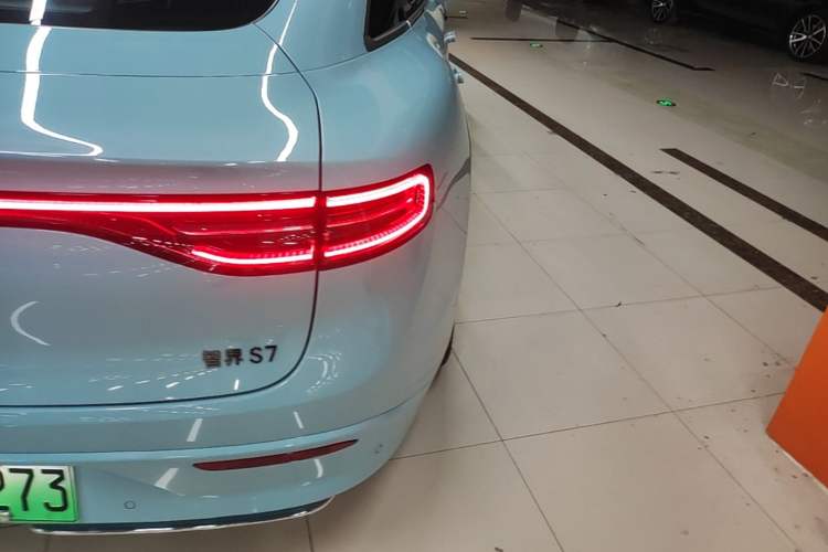 Used Hima Luxeed S7 2025 785 km Ultra Right Rear Taillight