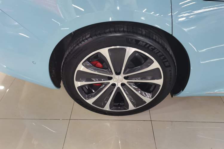 Used Hima Luxeed S7 2025 785 km Ultra Right Rear Wheel Hub