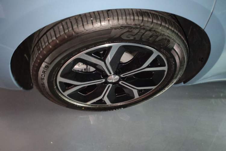 Used Hima Luxeed S7 2025 705 km Pro Right Rear Wheel Hub