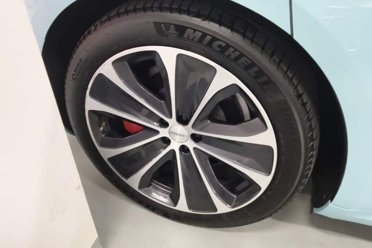 Used Hima Luxeed S7 2025 785 km Ultra Right Rear Wheel Hub