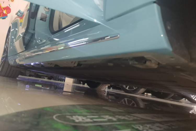 Used Hima Luxeed S7 2025 785 km Ultra Right Side Sill