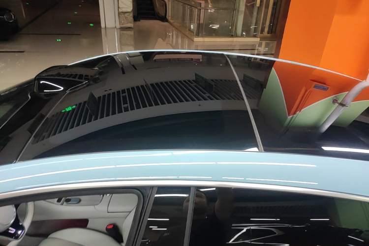 Used Hima Luxeed S7 2025 785 km Ultra Roof