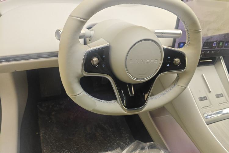 Used Hima Luxeed S7 2025 705 km Max Steering Wheel