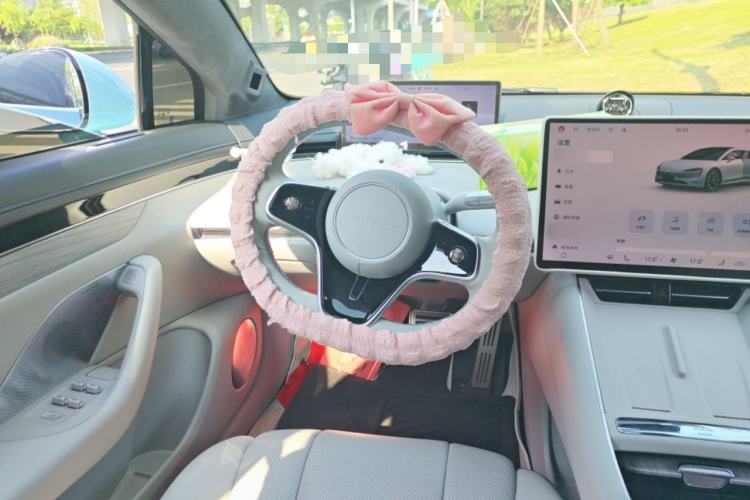 Used Hima Luxeed S7 2025 705 km Max Steering Wheel