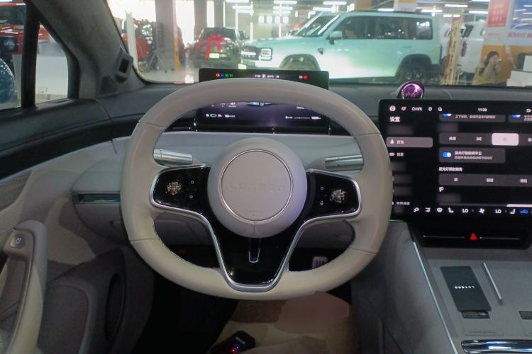 Used Hima Luxeed S7 2025 855 km Max Steering Wheel