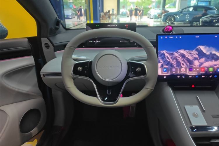 Used Hima Luxeed S7 2025 855 km Max Steering Wheel