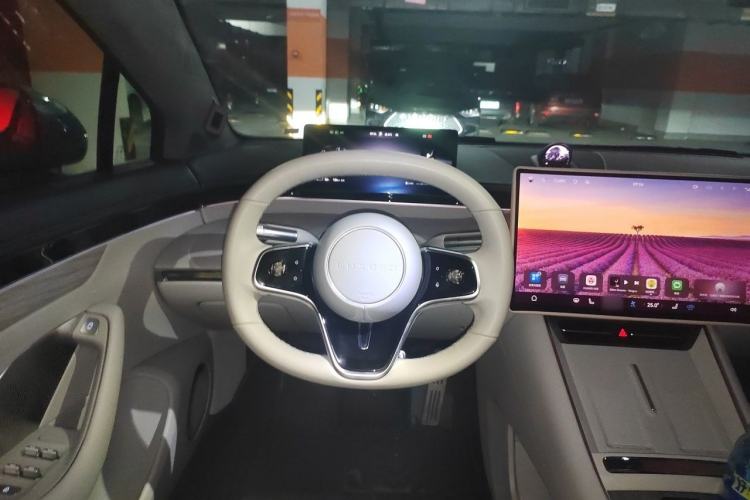 Used Hima Luxeed S7 2025 705 km Max Steering Wheel