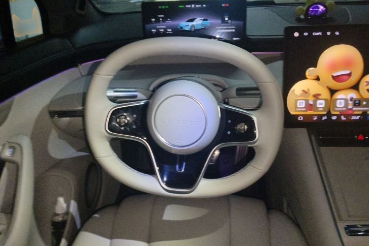 Used Hima Luxeed S7 2025 705 km Max Steering Wheel