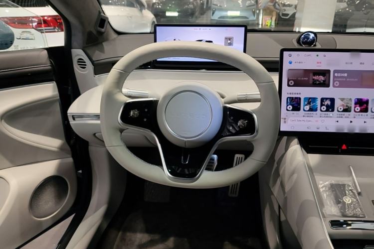 Used Hima Luxeed S7 2025 855 km Max Steering Wheel