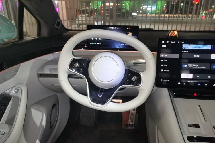 Used Hima Luxeed S7 2025 705 km Max Steering Wheel