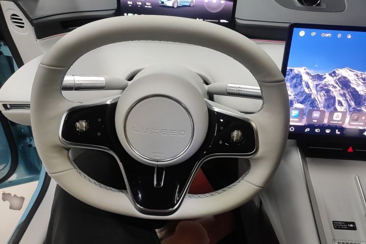 Used Hima Luxeed S7 2025 785 km Ultra Steering Wheel