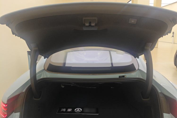 Used Hima Luxeed S7 2025 705 km Max Trunk