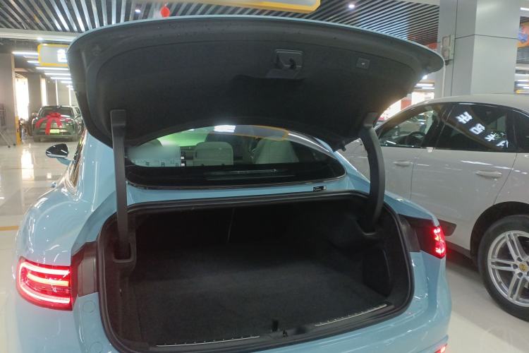 Used Hima Luxeed S7 2025 855 km Max Trunk