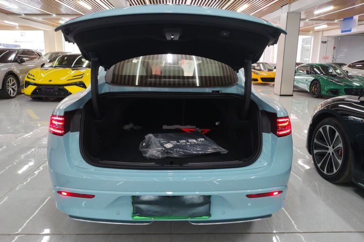 Used Hima Luxeed S7 2025 785 km Ultra Trunk