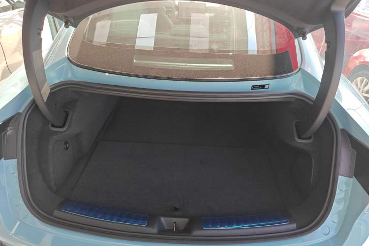 Used Hima Luxeed S7 2025 785 km Ultra Trunk