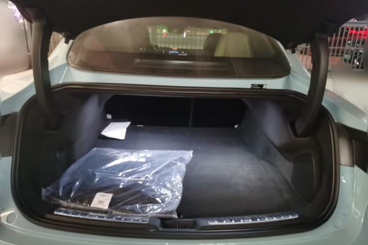 Used Hima Luxeed S7 2025 705 km Max Trunk