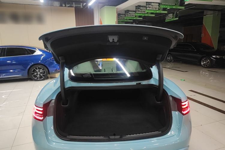 Used Hima Luxeed S7 2025 785 km Ultra Trunk