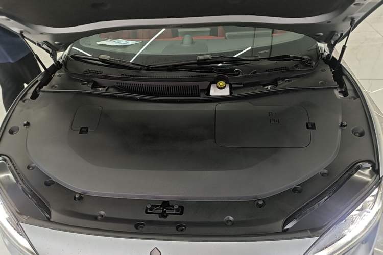 Used Hima Luxeed S7 2025 785 km Ultra Engine Bay