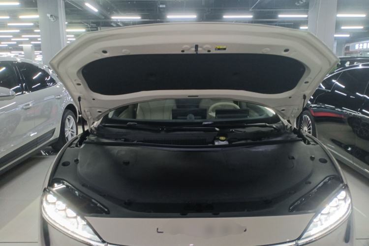 Used Hima Luxeed S7 2025 855 km Max Engine Bay